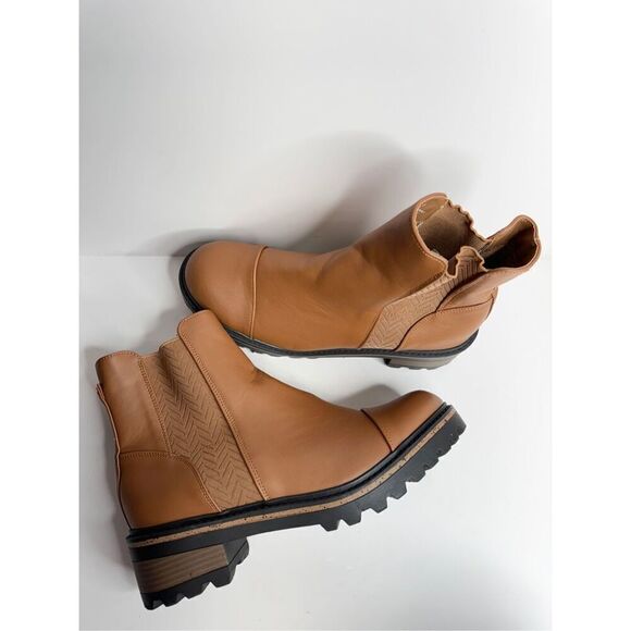 Journee Collection Chelsea Boots Size 12 Brown Block Heel Pull On Style - Picture 7 of 11